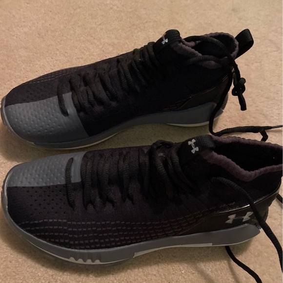 New Under Armour size 6Y shoes big boy - Picture 2 of 3